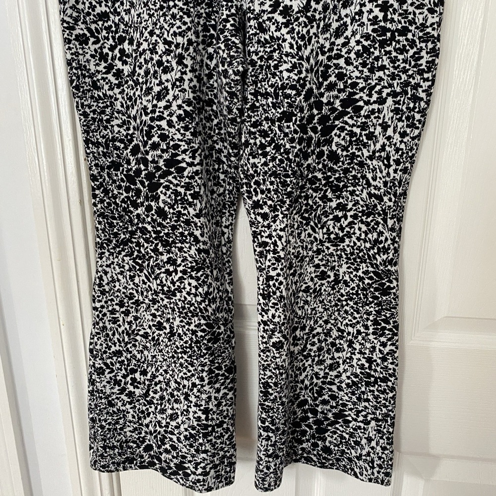 Anthropologie Maeve The Margot Kick-Flare Crop Pants Size‎ Medium Floral Knit - Picture 4 of 9